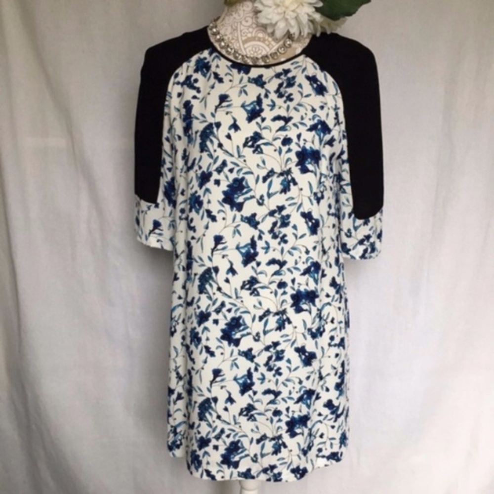 French Connection // Blue, white Floral Shift Dress long sleeves size 4 dr1
